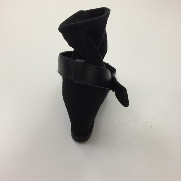 TOUT A COUP Strappy Wedge Heel Open Toe Shoes - Picture 8 of 8